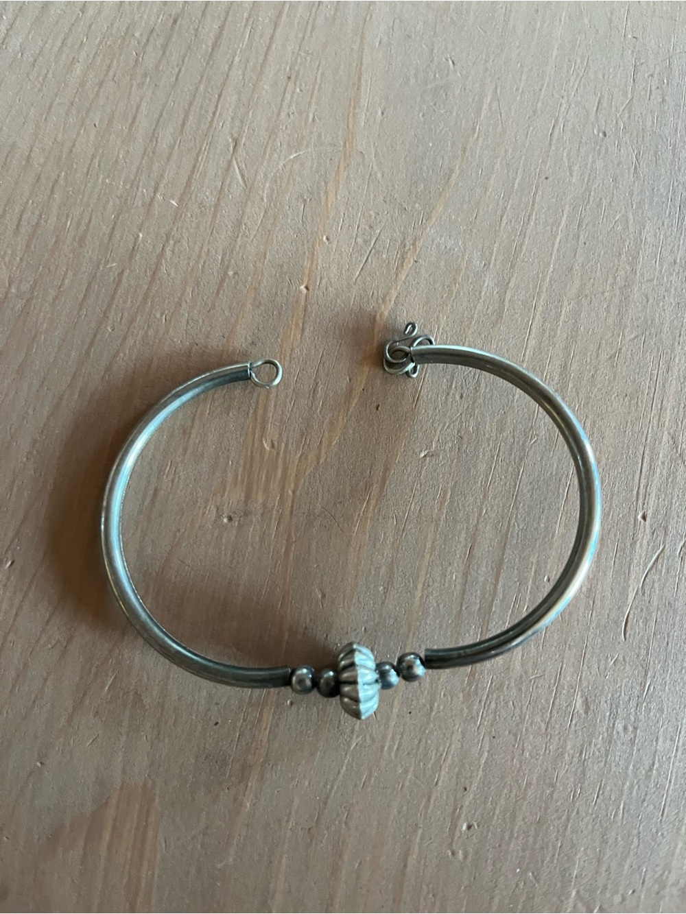 Vintage 1990s bracelet silver tone metal clasp simple design unique euc like new